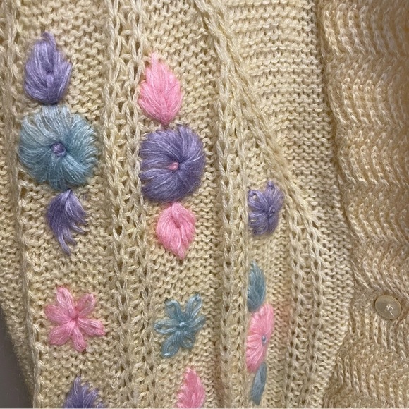 Vintage Yellow Sweater Cardigan Women’s Size 40 Approx Ladies Large - Picture 4 of 8